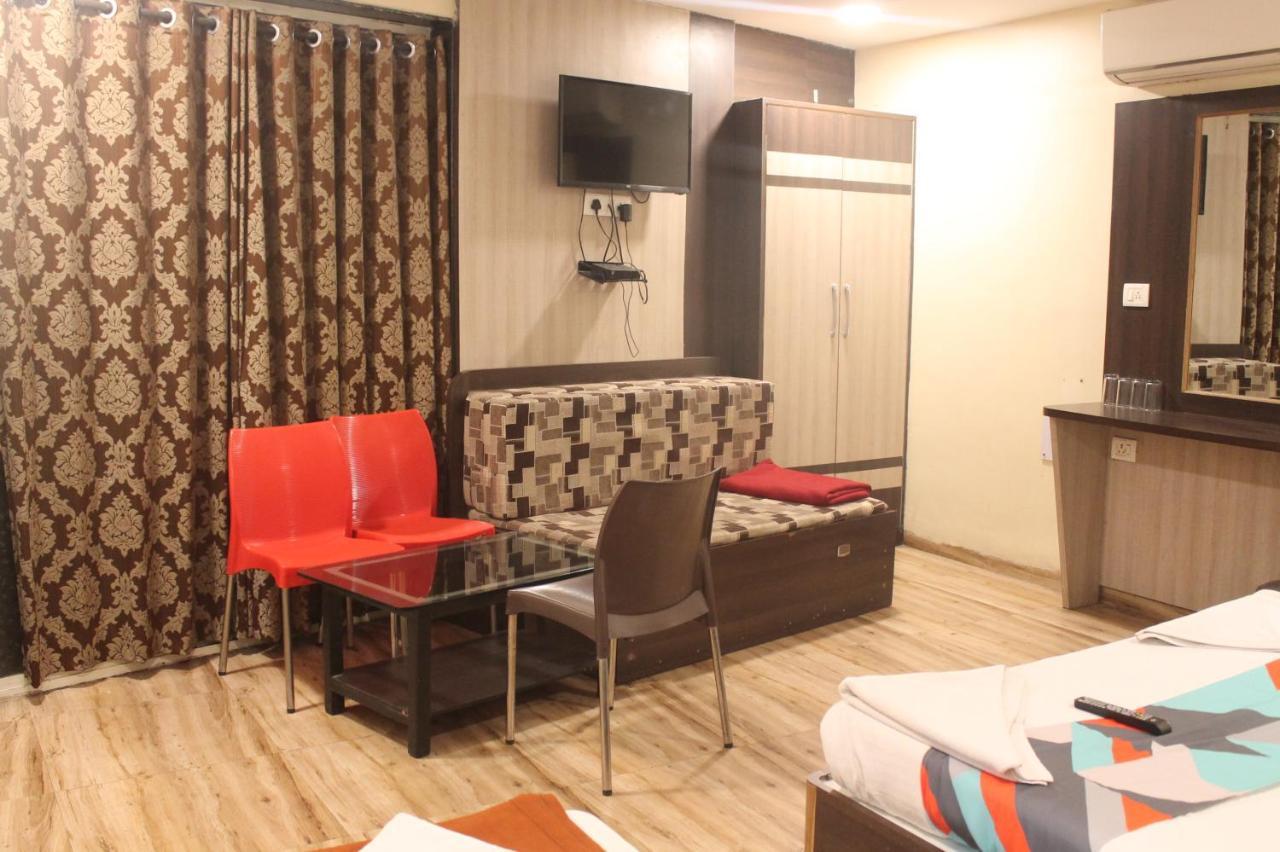 Mukesh Residency Hotel Pune Exterior foto